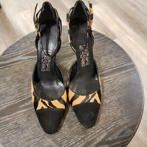 Salvatore Ferragamo D'Orsay Tiger Print Heels Calf hair size 8.5 B